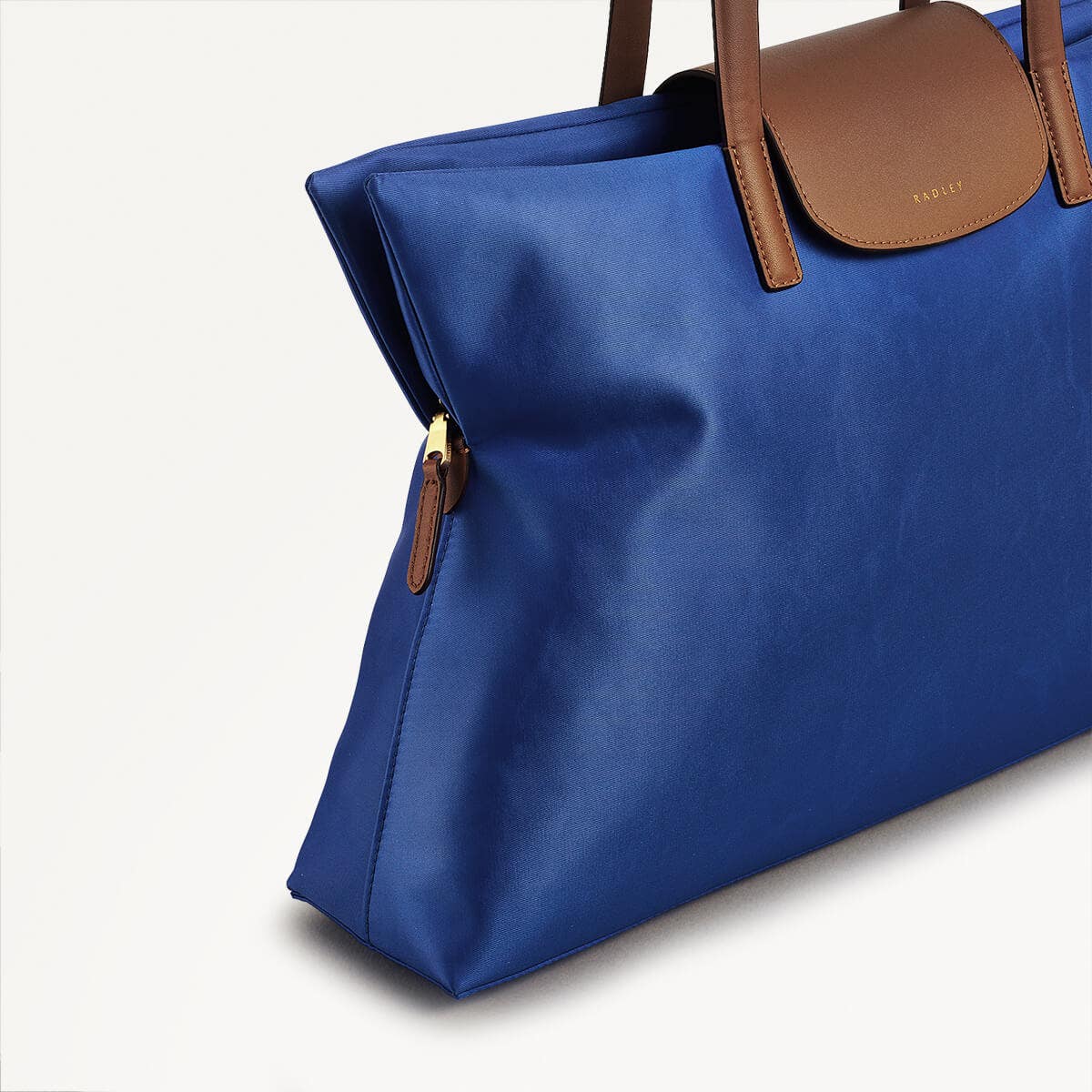 POCKET ESSENTIALS/YVES BLUE/MEDIUM ZIPTOP TOTE - RUTHERFORD & Co
