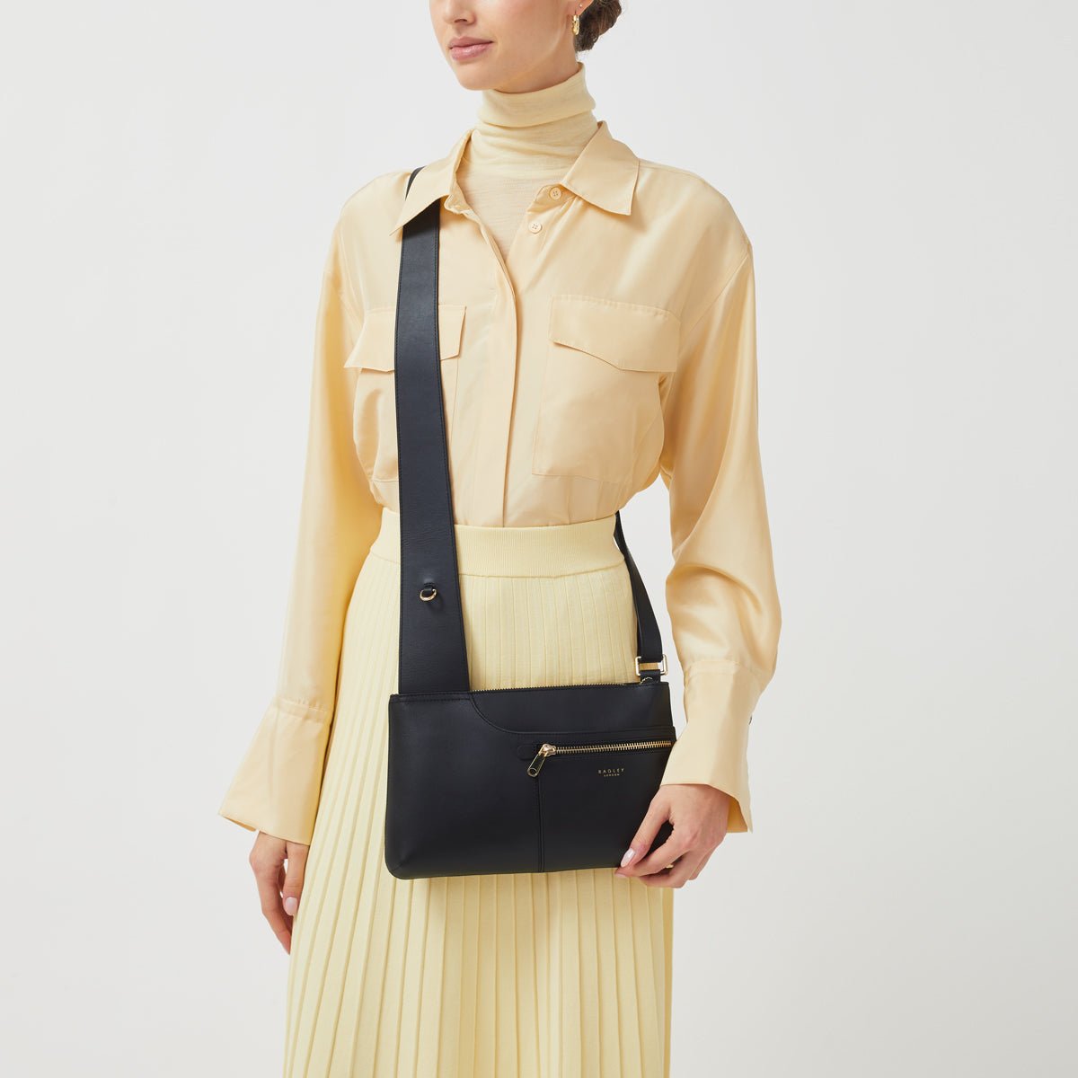 Pockets Leather Small Ziptop Crossbody Bag In Black - RUTHERFORD & Co