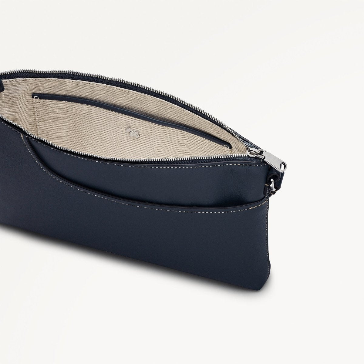 Pockets Medium Ziptop Ew Cross Body Naval - RUTHERFORD & Co