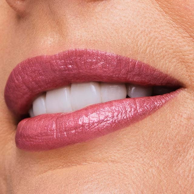 Pure Color Hi - Lustre Lipstick - RUTHERFORD & Co