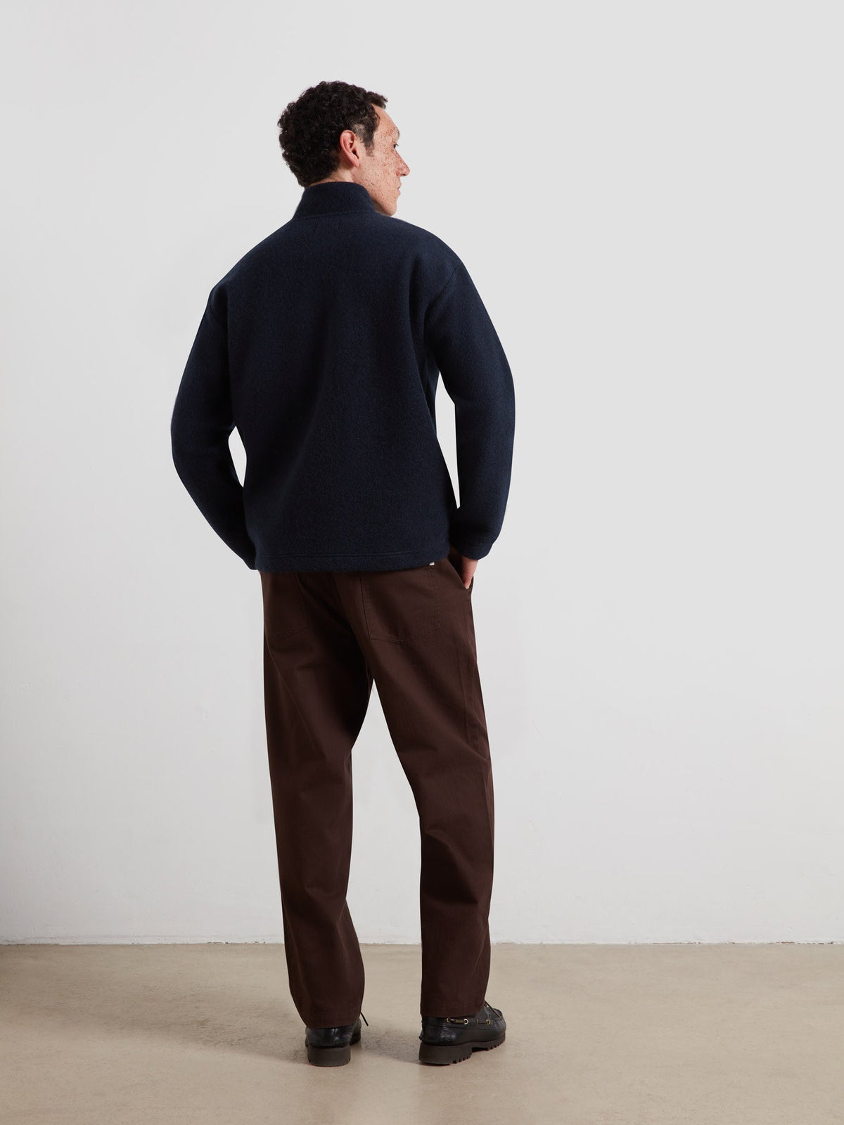 Howard Quarter Zip Sweatshirt In True Navy