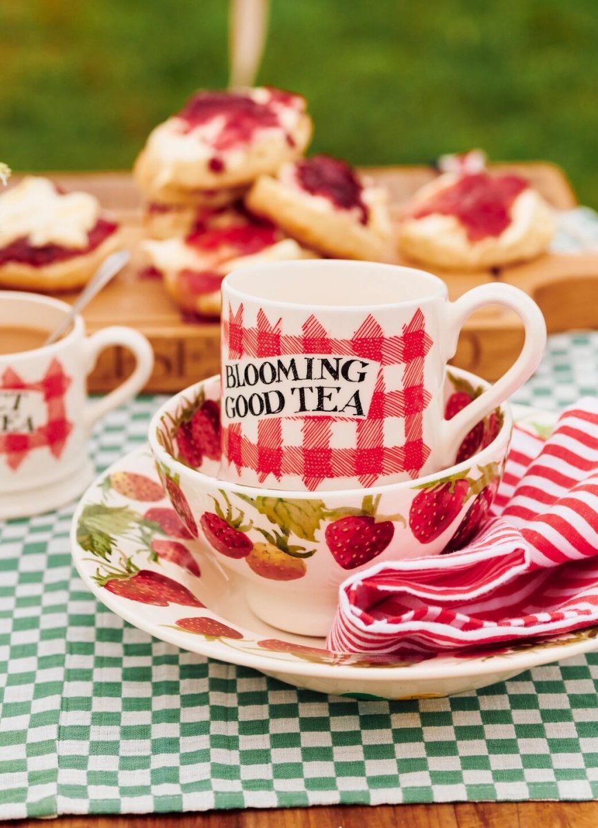 Red Gingham Blooming Good Tea 1/2 Pint Mug - RUTHERFORD & Co