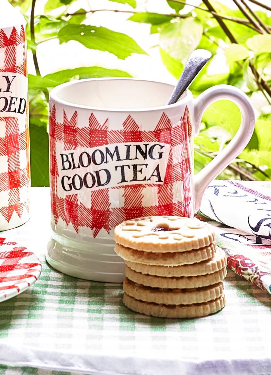 Red Gingham Blooming Good Tea 1/2 Pint Mug - RUTHERFORD & Co