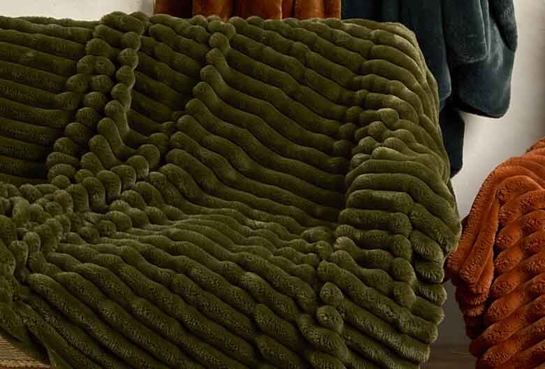 Ribbed faux fur throw olive - RUTHERFORD & Co
