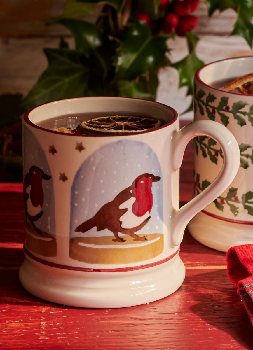 Robin Snow Globe 1/2 Pint Mug - RUTHERFORD & Co