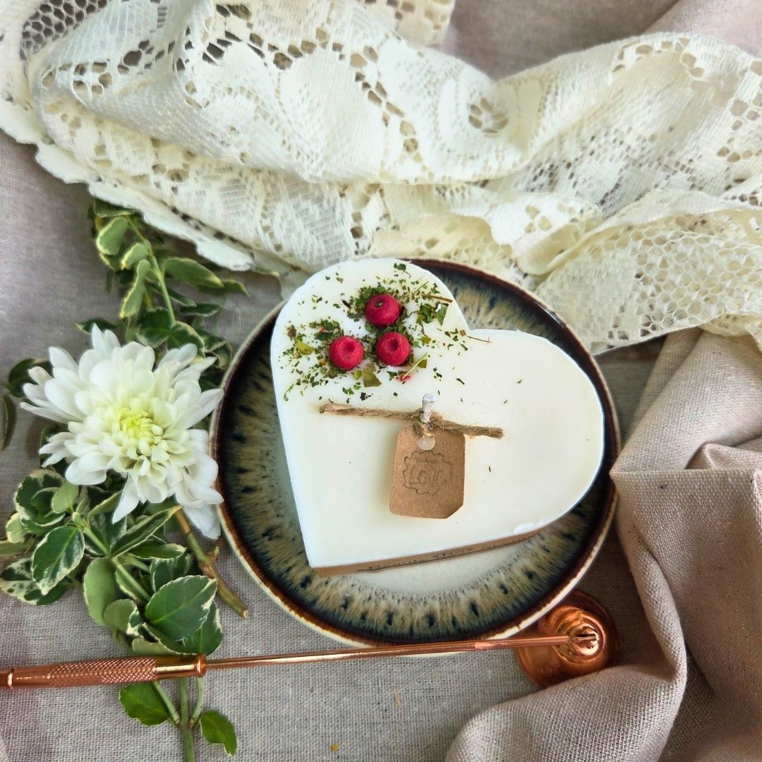 Scented Soy Wax Candle W Red Berries Raspberry 9x5cm - RUTHERFORD & Co