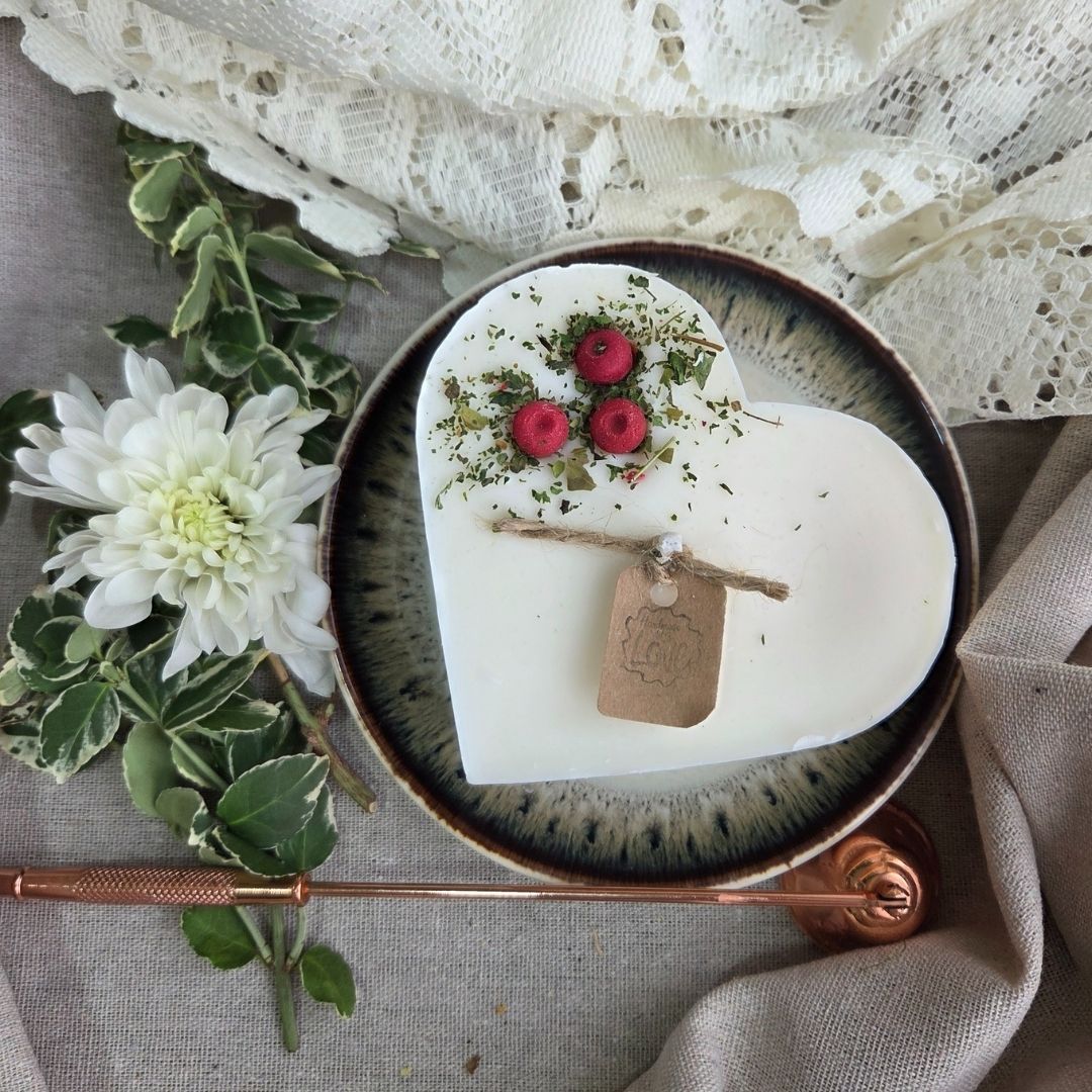 Scented Soy Wax Candle W Red Berries Raspberry 9x5cm - RUTHERFORD & Co