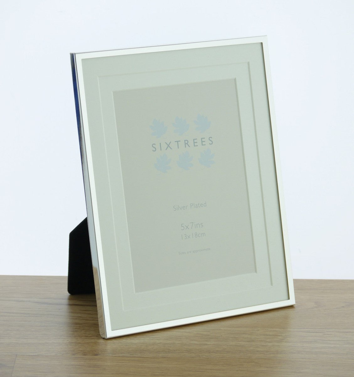 Sixtrees Park Lane Silver Plated 7x5 inch Photoframe - RUTHERFORD & Co