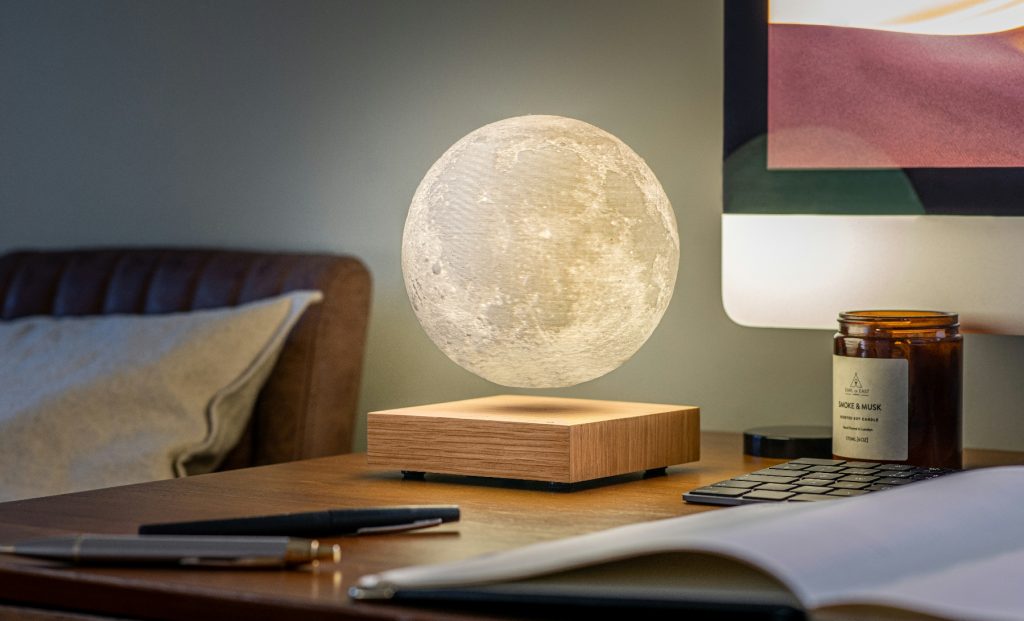 Smart Moon Lamp/Natural Walnut Wood - RUTHERFORD & Co