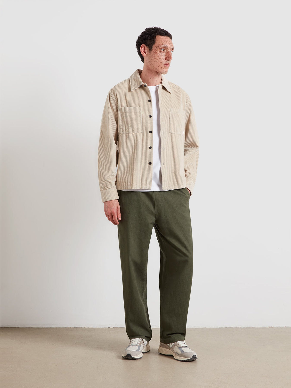 Sawyer Cord Overshirt In Putty