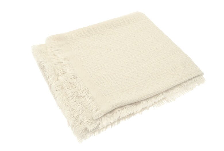 Soft weave throw cream - RUTHERFORD & Co
