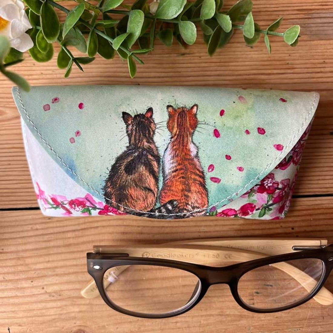 Spectacle Case/Cats And Blossom - RUTHERFORD & Co