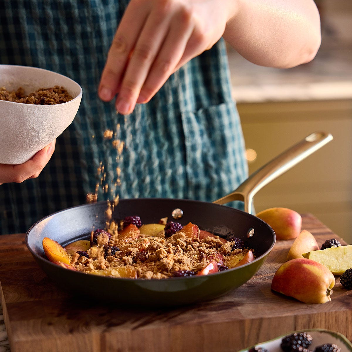 Stellar Cast Light, 24cm Frying Pan, Olive - RUTHERFORD & Co