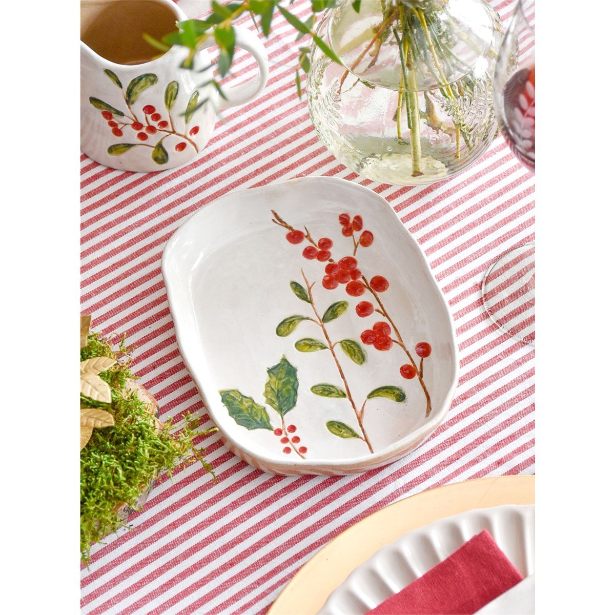 Stoneware Oval Dish 21cm - Holly & Red Berries - RUTHERFORD & Co
