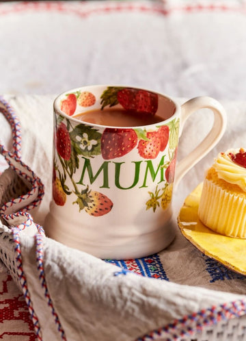 Strawberries Mum 1/2 Pint Mug - RUTHERFORD & Co