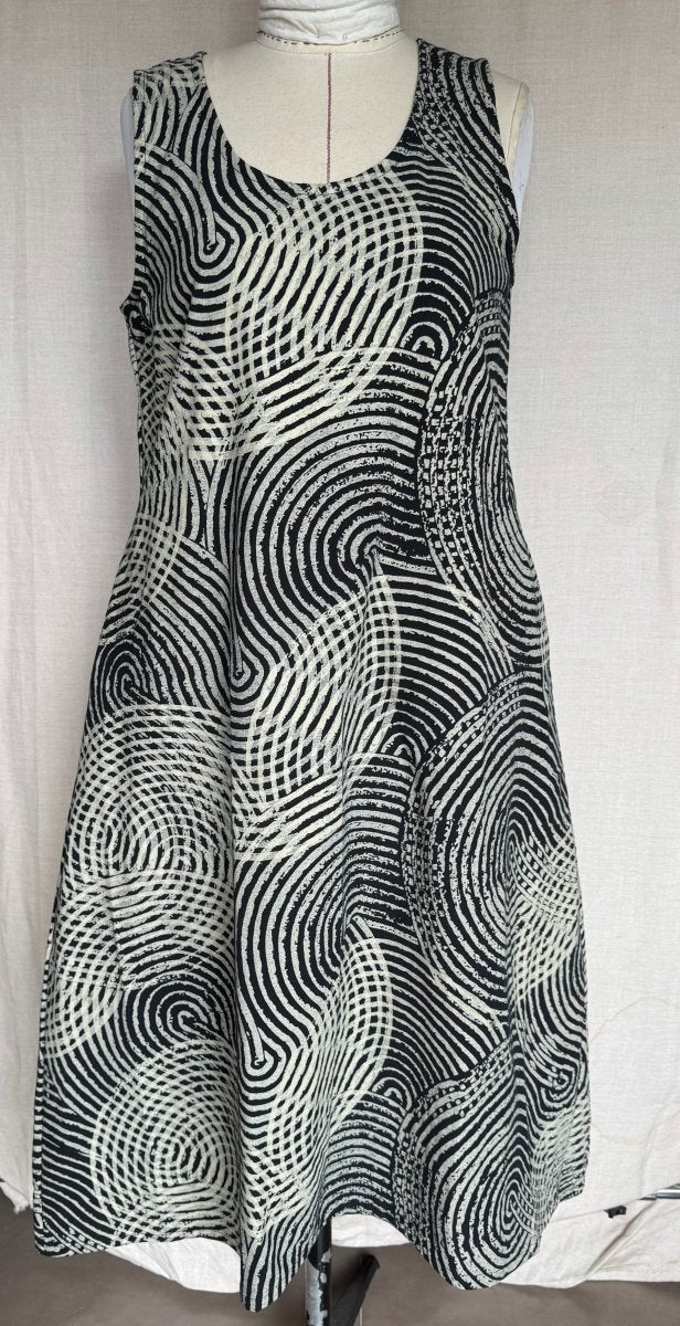 Tara Vao Marlen 8146 L Dress Black Floral / Print - RUTHERFORD & Co