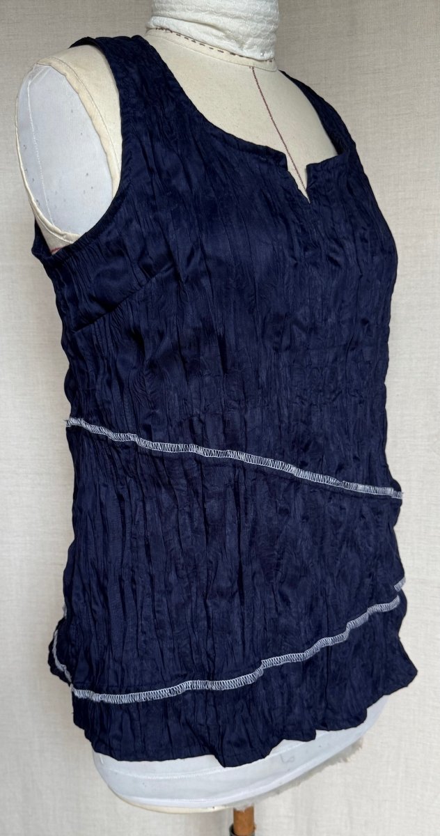 Tara Vao Morgan 2094 L. Top Navy - RUTHERFORD & Co