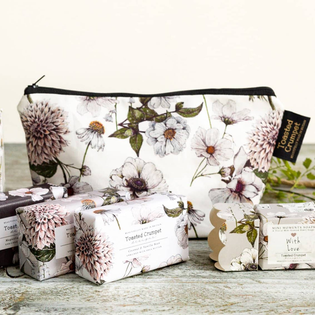 The Blanc Collection (Pure) Makeup Bag - RUTHERFORD & Co