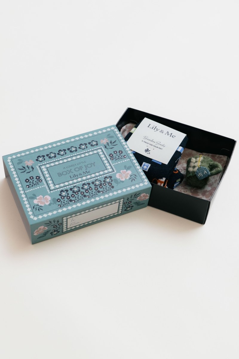 The Perfect Cuppa Socks And Lovely Cuppa Keyring Giftbox - RUTHERFORD & Co