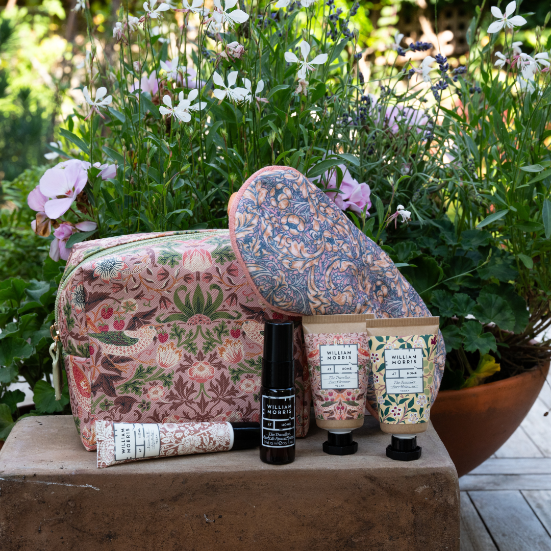 The Voyager In Flight Kit - RUTHERFORD & Co