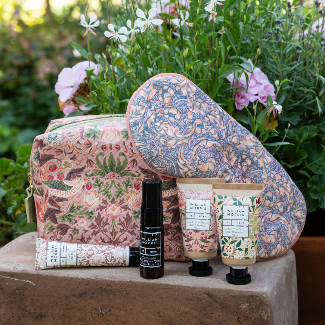 The Voyager In Flight Kit - RUTHERFORD & Co