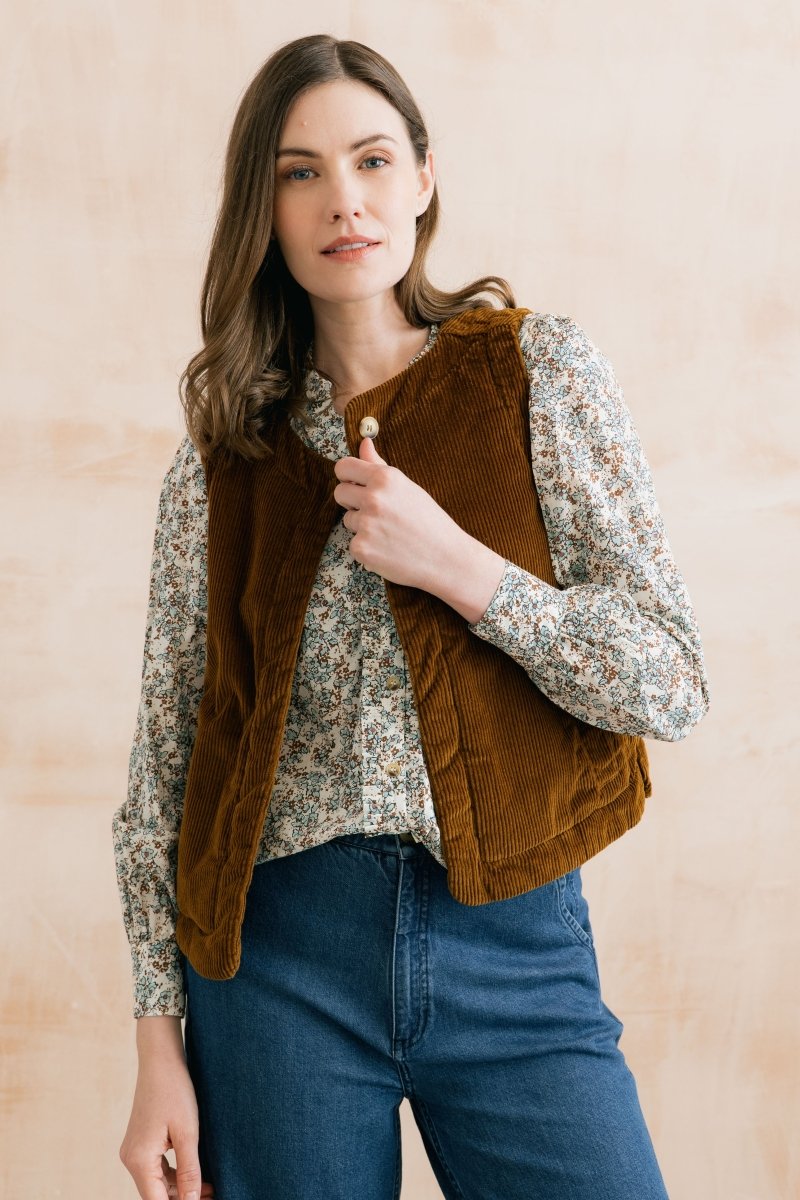 Twilight Stretch Jumbo Cord Gilet Burnt Caramel - RUTHERFORD & Co