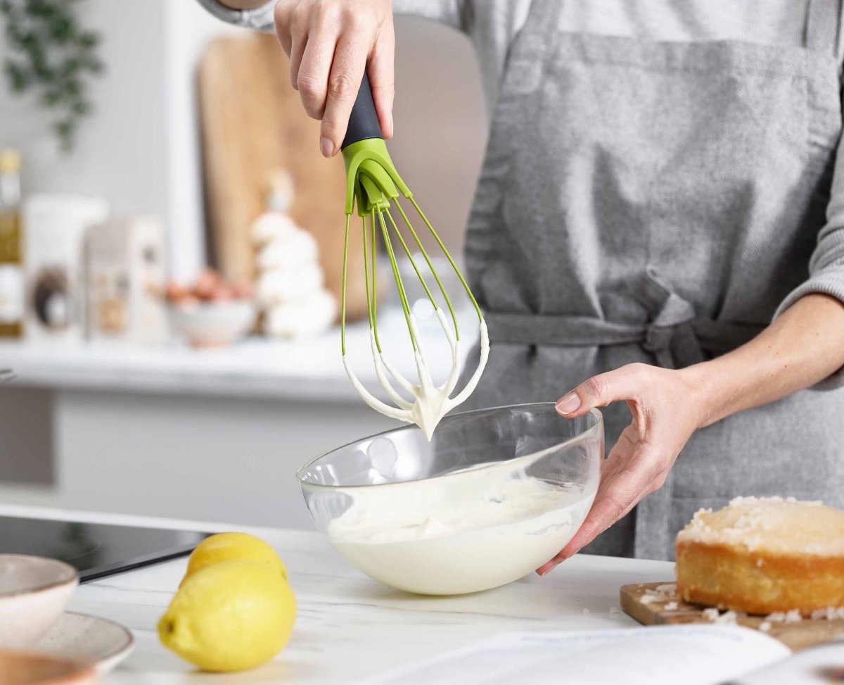 Twist™ 2-in-1 Green Whisk - RUTHERFORD & Co