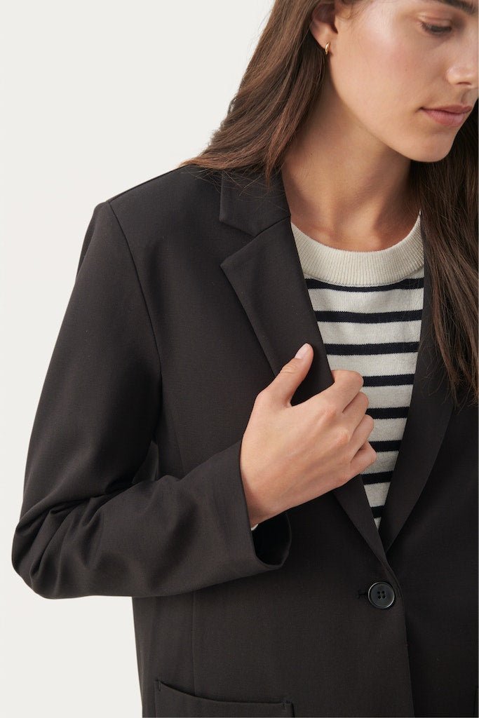 VictoriaPW Bz Blazer - Black - RUTHERFORD & Co