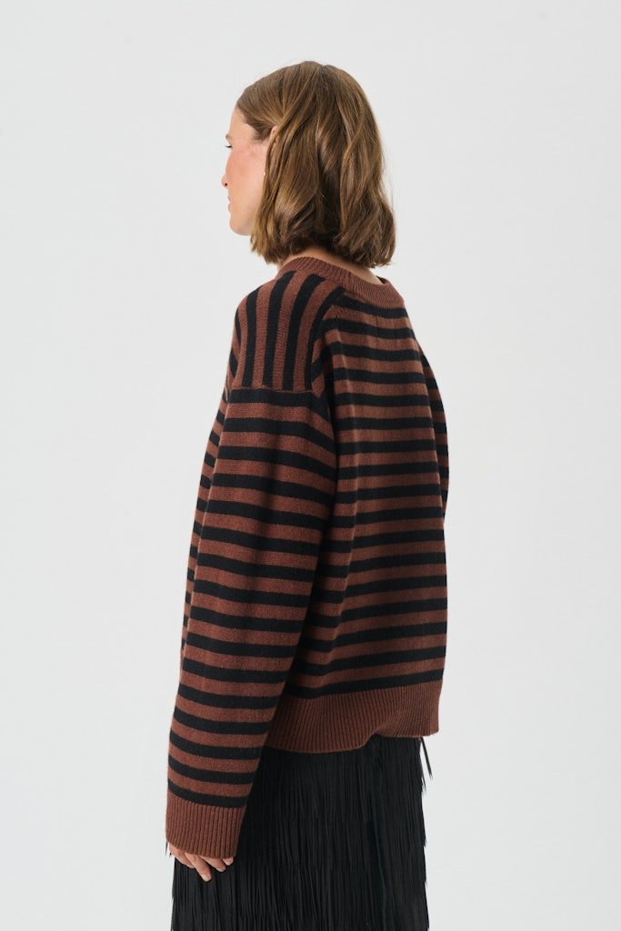 VinasPW Pu Pullover - Sorrel Horse/black Stripe - RUTHERFORD & Co