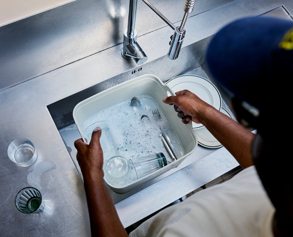 Wash&Drain™ Stone Green Washing-up Bowl - RUTHERFORD & Co