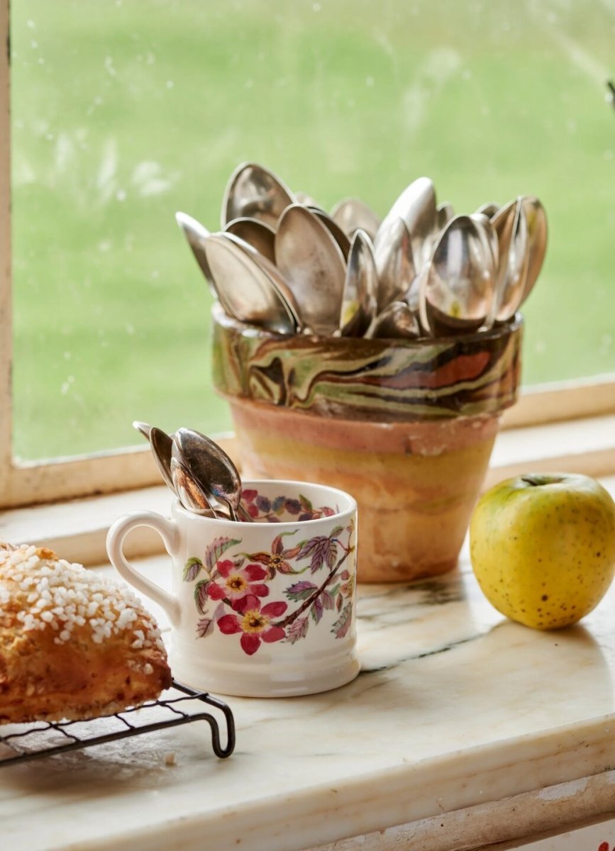 Wild Rose Small Mug - RUTHERFORD & Co