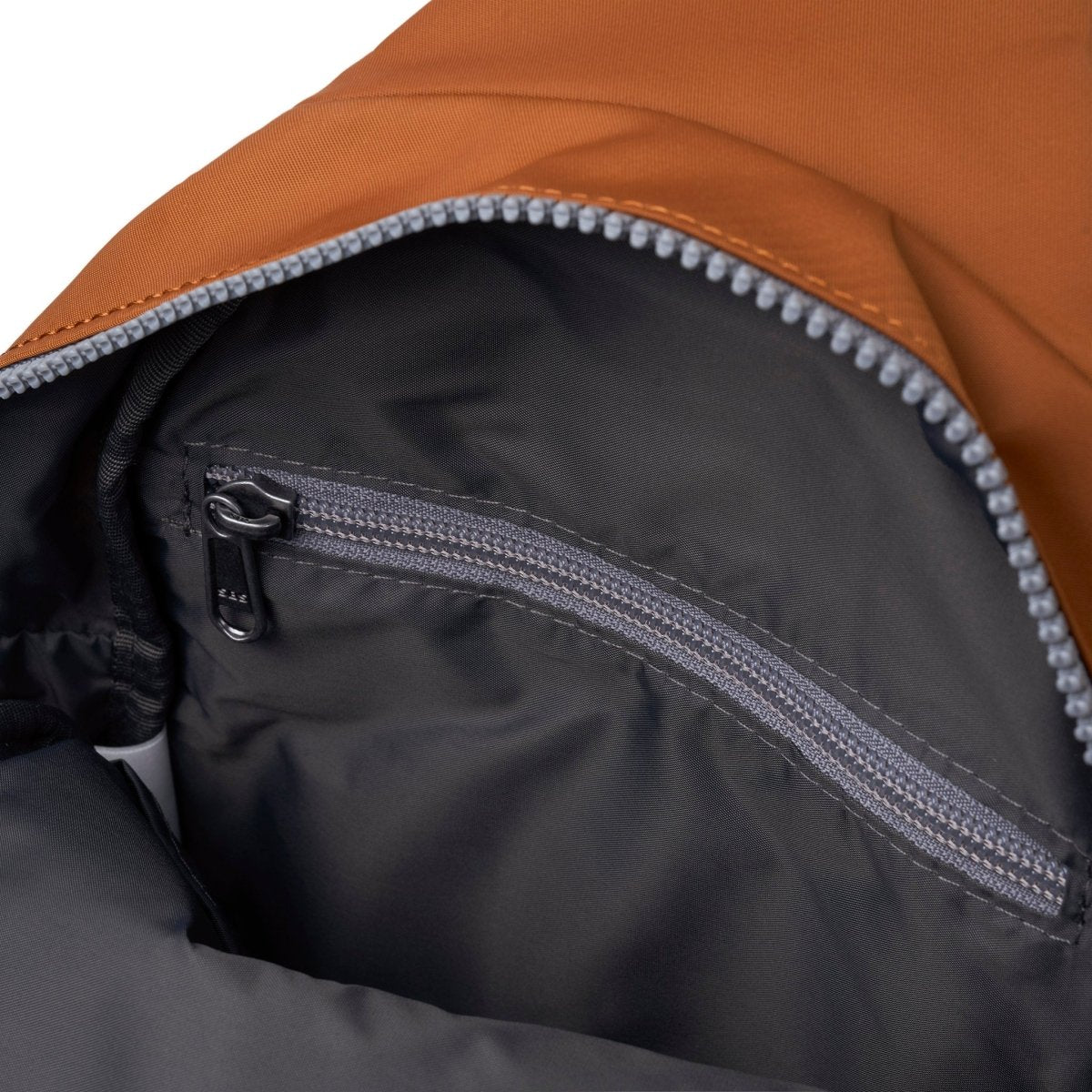 Willesden B Recycled Nylon - RUTHERFORD & Co