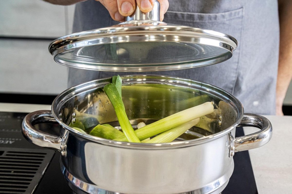 KitchenCraft Stainless Steel Universal Steamer - RUTHERFORD & Co